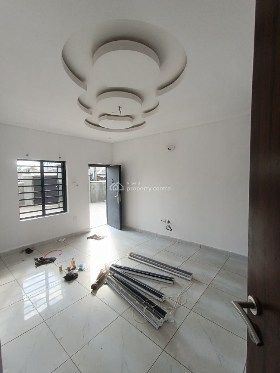 a Standard 2 Bedroom Flat, Before Novare Shoprite, Lekki Phase 2, Lekki, Lagos, Flat / Apartment for Rent