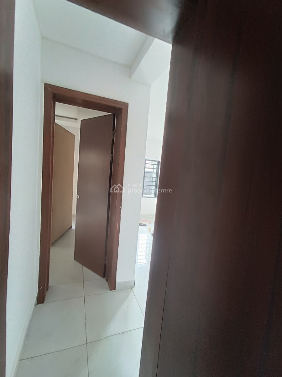 a Standard 2 Bedroom Flat, Before Novare Shoprite, Lekki Phase 2, Lekki, Lagos, Flat / Apartment for Rent