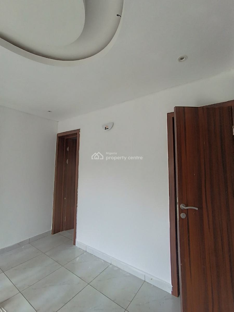 a Standard 2 Bedroom Flat, Before Novare Shoprite, Lekki Phase 2, Lekki, Lagos, Flat / Apartment for Rent