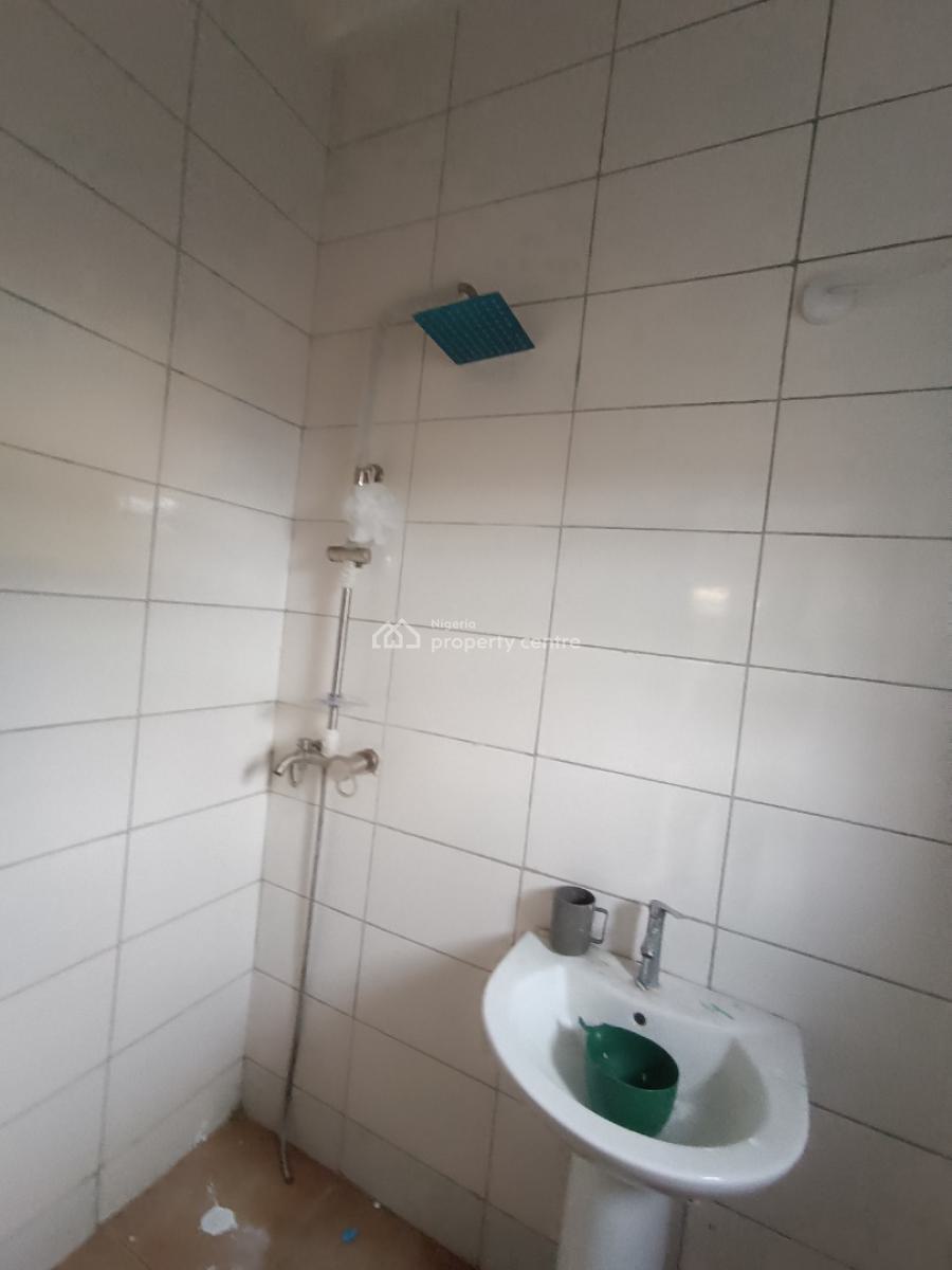a Standard 2 Bedroom Flat, Before Novare Shoprite, Lekki Phase 2, Lekki, Lagos, Flat / Apartment for Rent