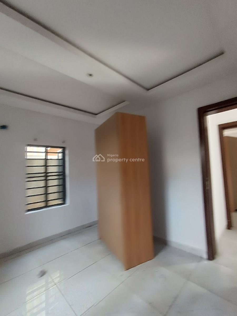 a Standard 2 Bedroom Flat, Before Novare Shoprite, Lekki Phase 2, Lekki, Lagos, Flat / Apartment for Rent