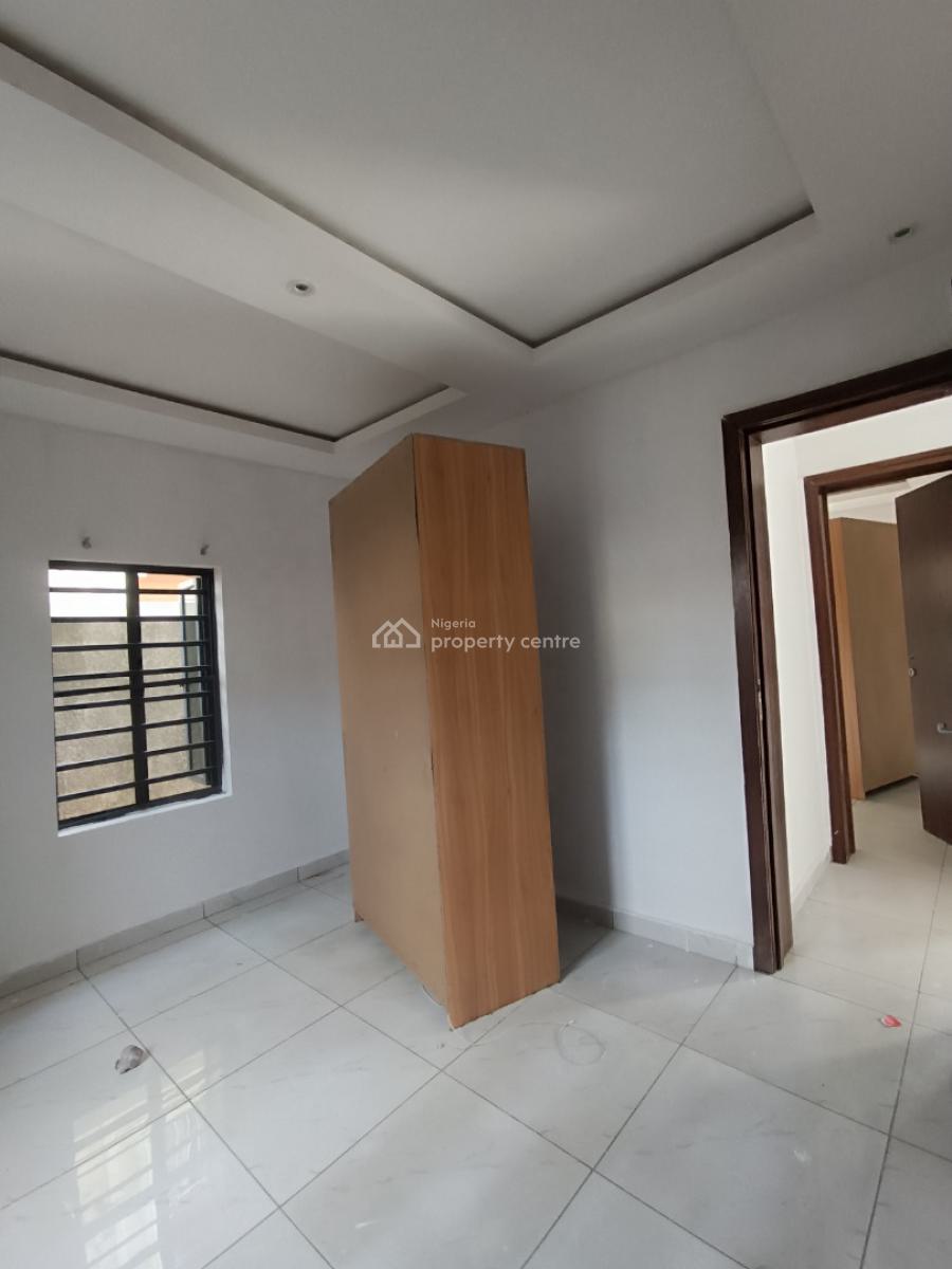 a Standard 2 Bedroom Flat, Before Novare Shoprite, Lekki Phase 2, Lekki, Lagos, Flat / Apartment for Rent