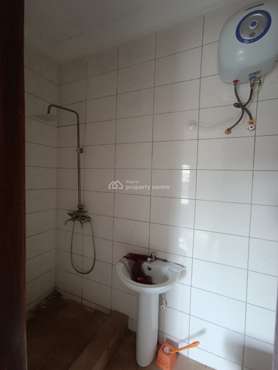 a Standard 2 Bedroom Flat, Before Novare Shoprite, Lekki Phase 2, Lekki, Lagos, Flat / Apartment for Rent