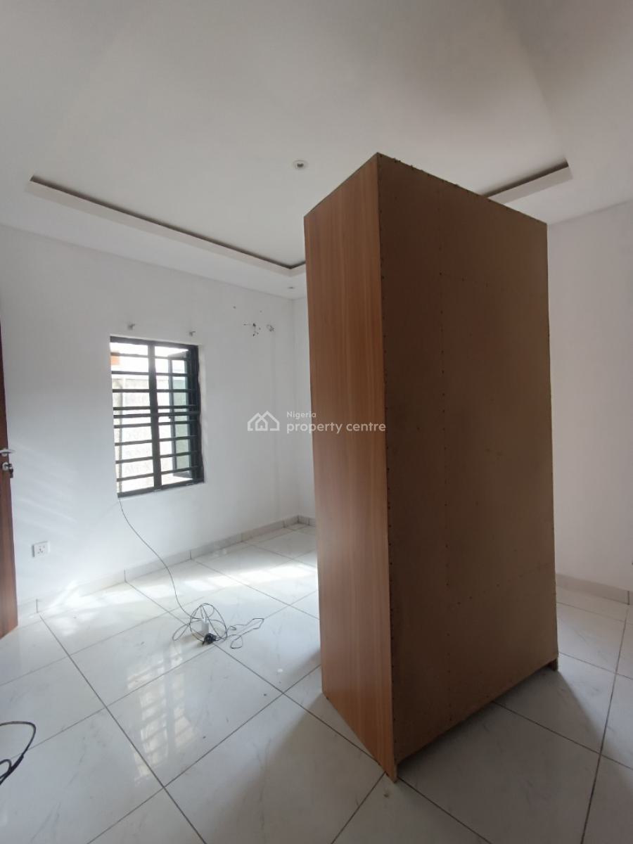 a Standard 2 Bedroom Flat, Before Novare Shoprite, Lekki Phase 2, Lekki, Lagos, Flat / Apartment for Rent