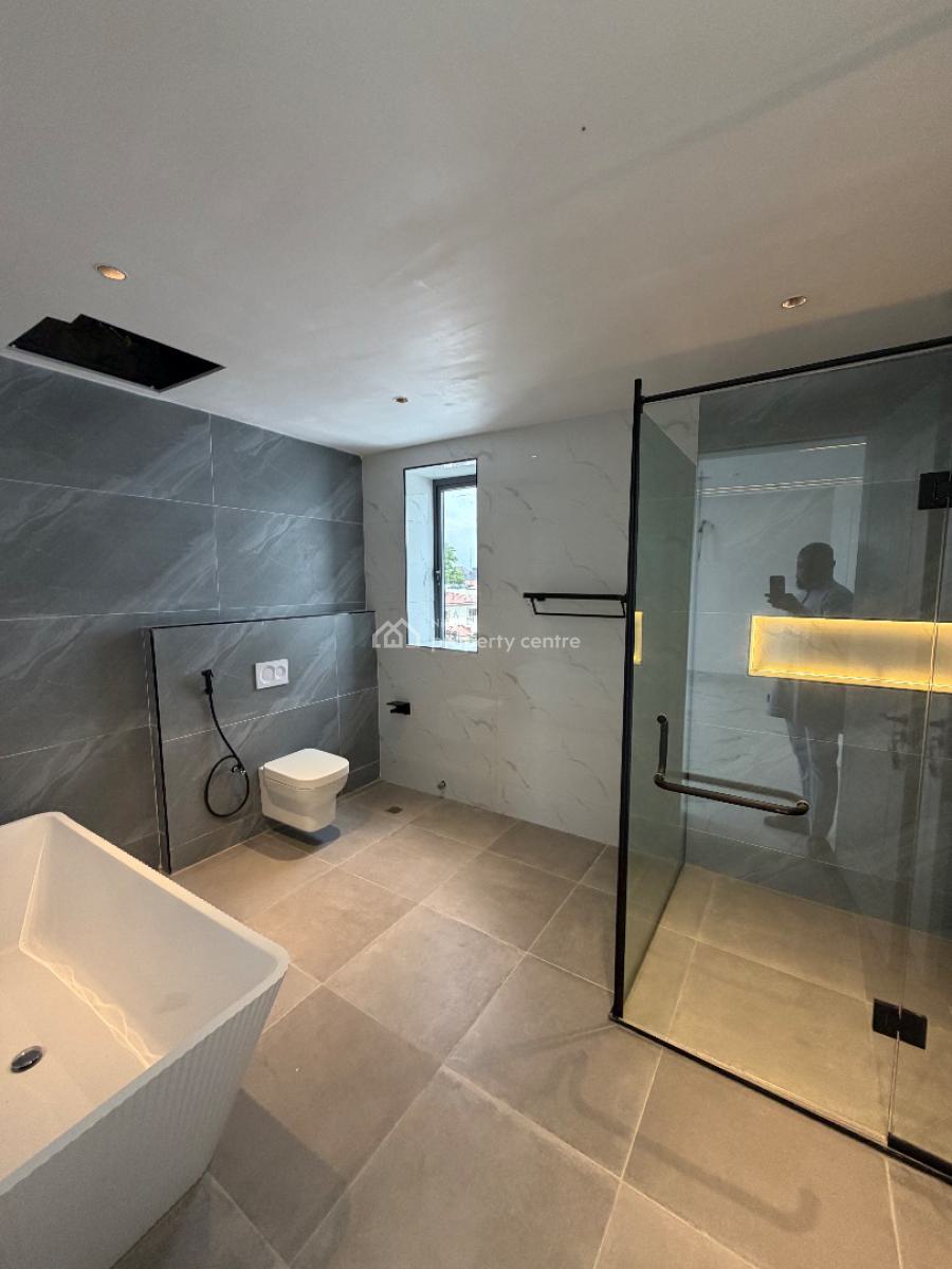 Spacious 5 Bedroom Fully Detached House with Pool, Lekki Phase 1, Lekki, Lagos, Detached Duplex for Sale