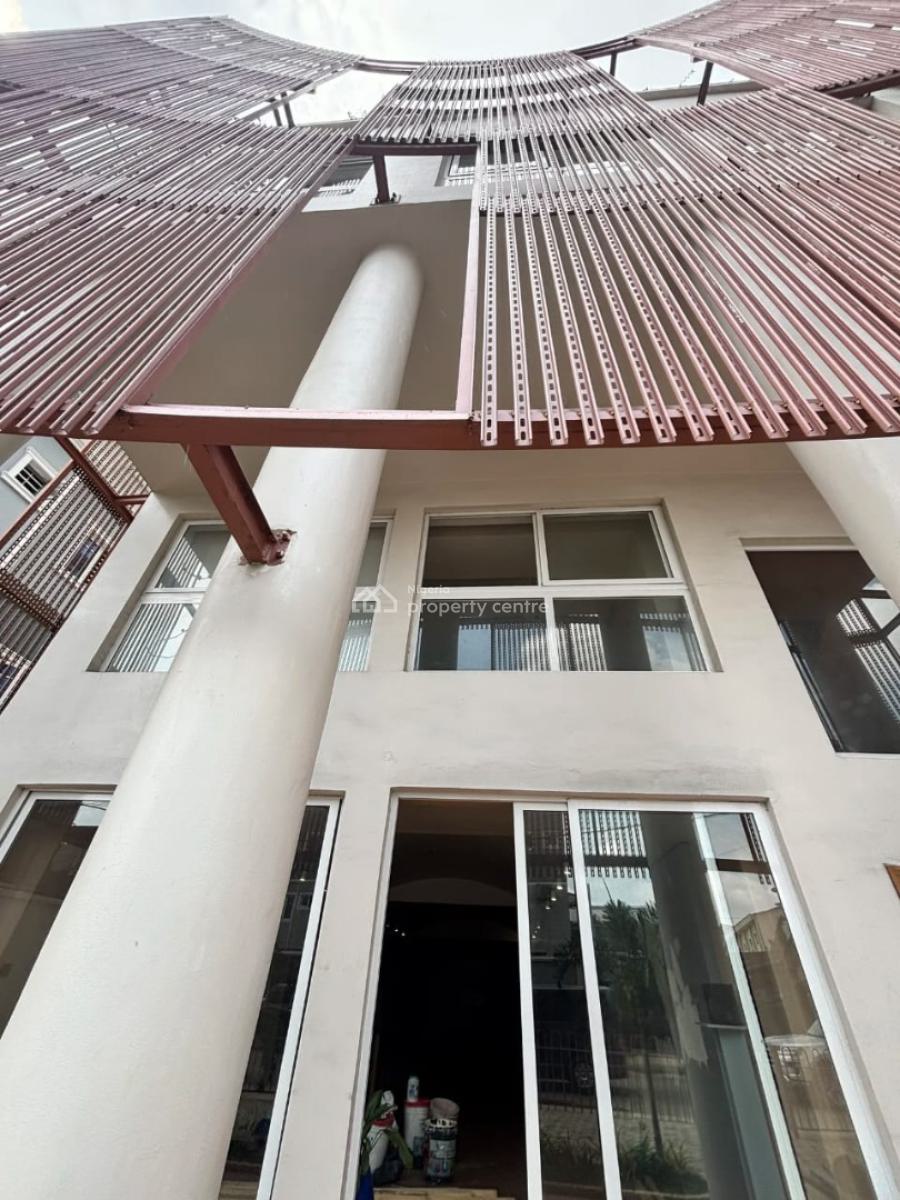 Commercial Space Measuring 128 Sqm, Yaba, Lagos, Restaurant / Bar for Rent