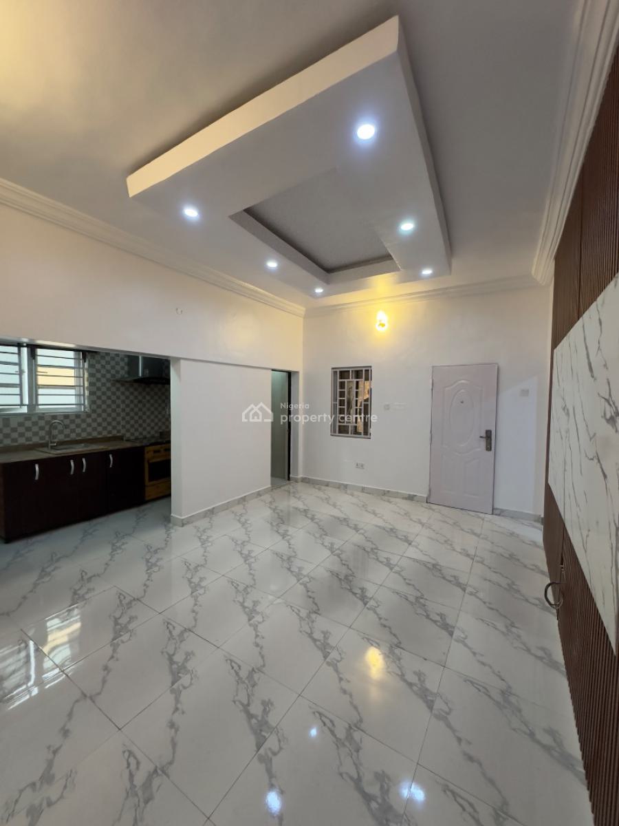2 Bedroom Apartment, Lekki Phase 1, Off Admiralty, Lekki, Lagos, Flat / Apartment for Rent