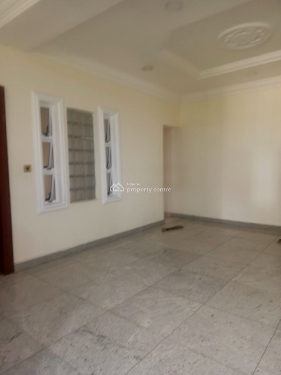 Spacious and Serviced 3 Bedroom Apartment with Bq Attached, Guzape District, Abuja, Flat / Apartment for Rent