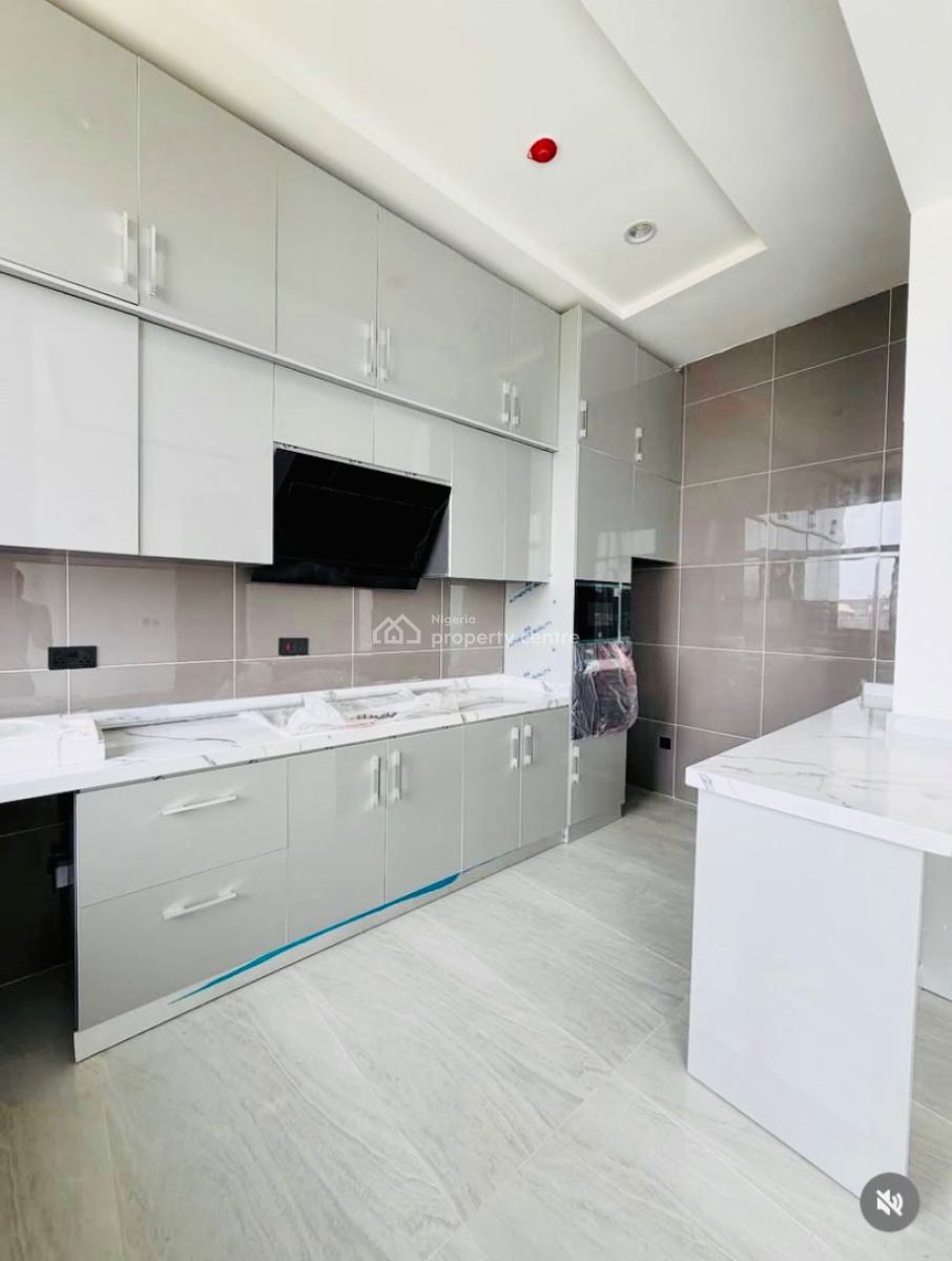 Luxurious 2 Bedroom Apartment with Swimming Pool and Elevator, Lekki Phase 1, Lekki, Lagos, Flat / Apartment for Rent