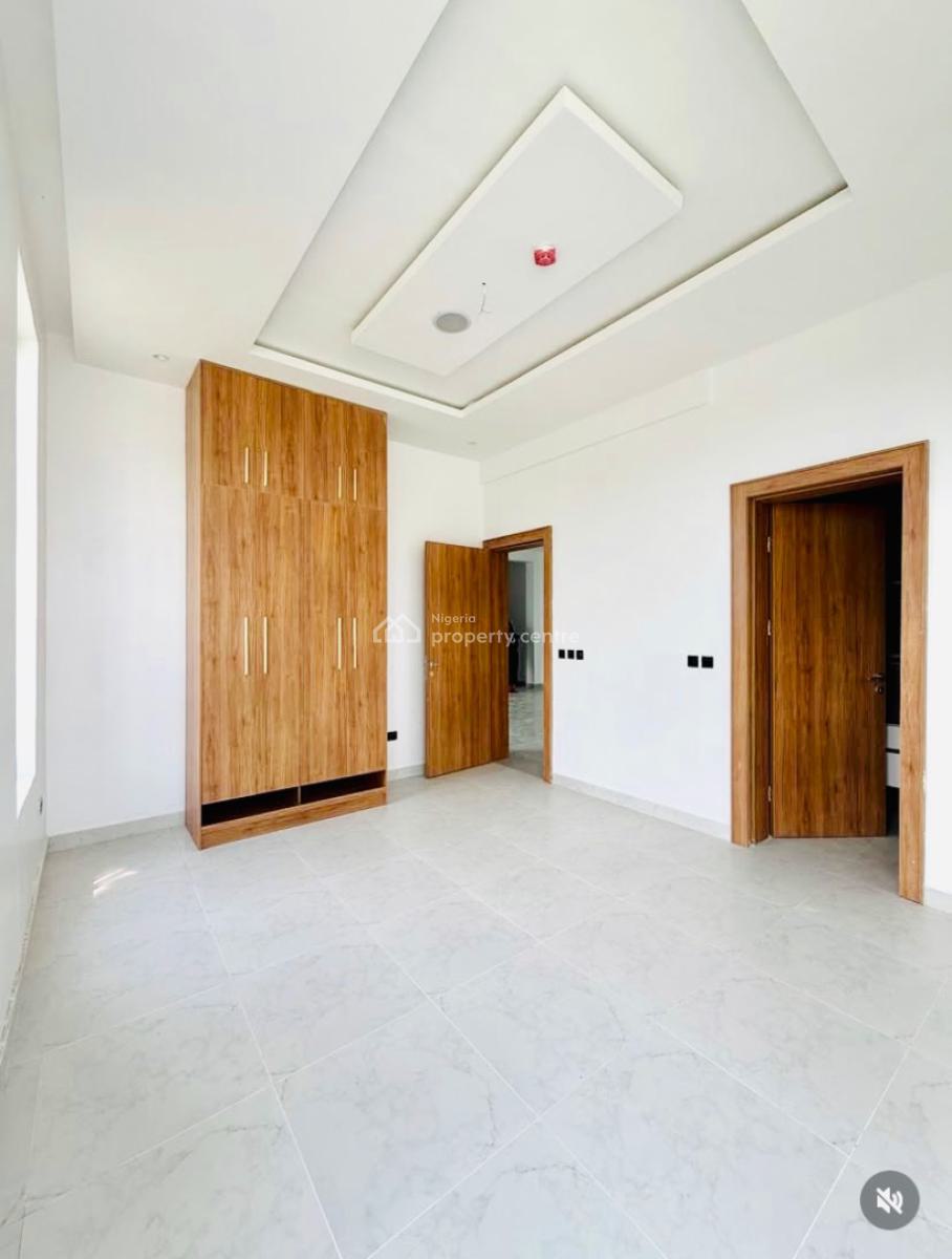 Luxurious 2 Bedroom Apartment with Swimming Pool and Elevator, Lekki Phase 1, Lekki, Lagos, Flat / Apartment for Rent