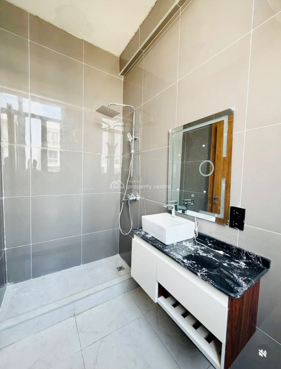 Luxurious 2 Bedroom Apartment with Swimming Pool and Elevator, Lekki Phase 1, Lekki, Lagos, Flat / Apartment for Rent