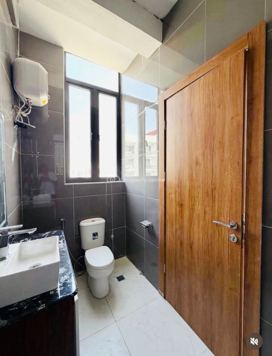 Luxurious 2 Bedroom Apartment with Swimming Pool and Elevator, Lekki Phase 1, Lekki, Lagos, Flat / Apartment for Rent