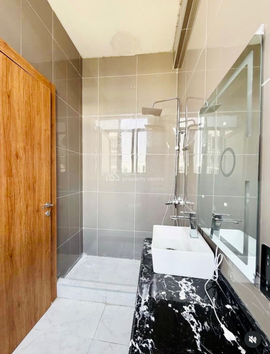 Luxurious 2 Bedroom Apartment with Swimming Pool and Elevator, Lekki Phase 1, Lekki, Lagos, Flat / Apartment for Rent