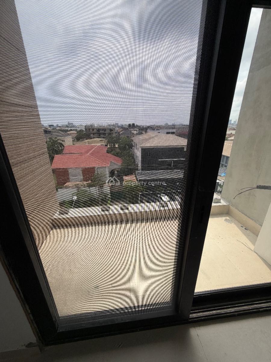 Spacious 3 Bedroom Flat with Bq, Lekki Phase 1, Lekki, Lagos, Block of Flats for Sale