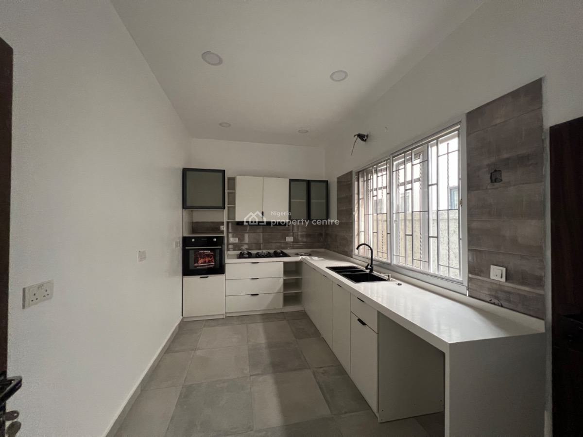 Spacious 2 Bedroom Apartment, Off Adewunmi Adebimpe Street, Lekki Phase 1, Lekki, Lagos, Flat / Apartment for Rent