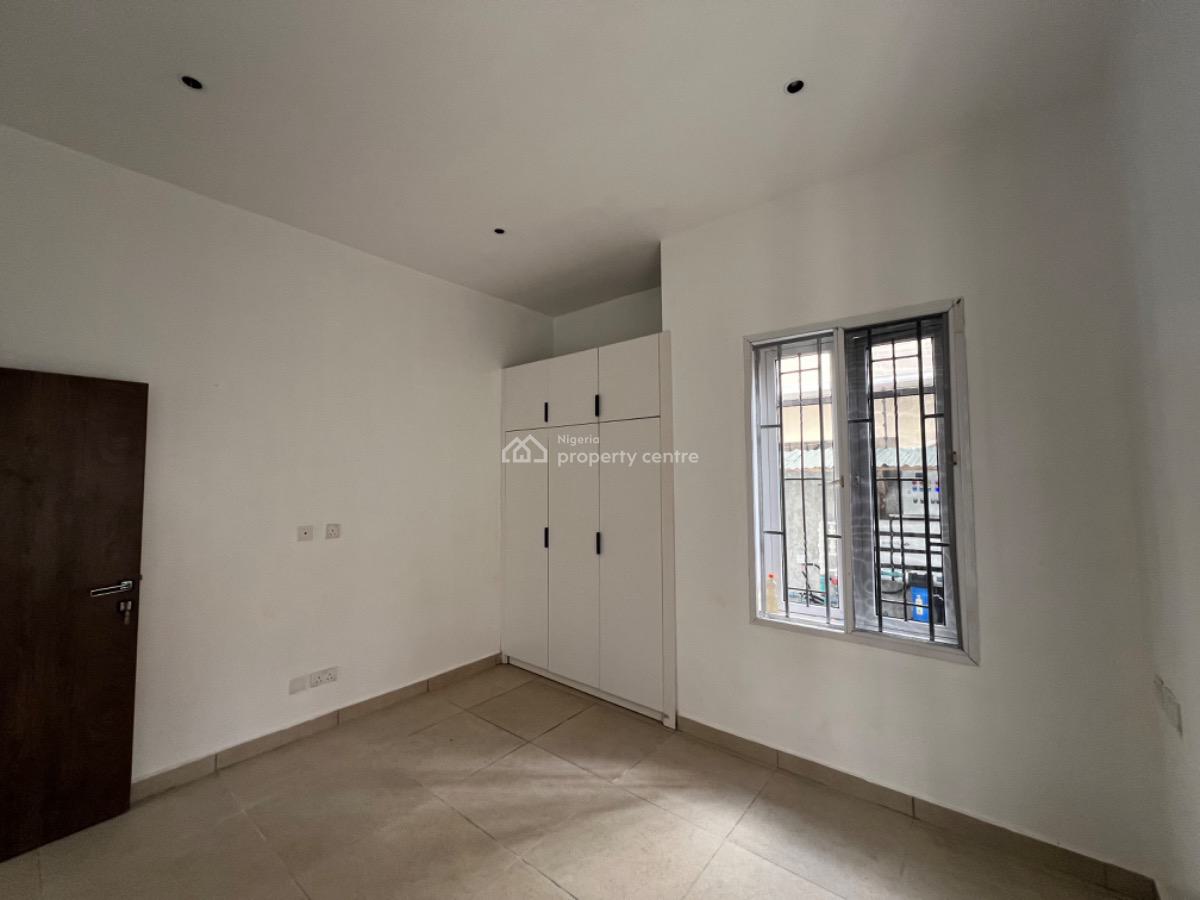 Spacious 2 Bedroom Apartment, Off Adewunmi Adebimpe Street, Lekki Phase 1, Lekki, Lagos, Flat / Apartment for Rent