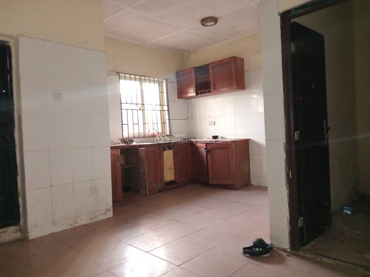 Spacious 4 Bedroom Flat, Ogombo, Ajah, Lagos, Flat / Apartment for Rent
