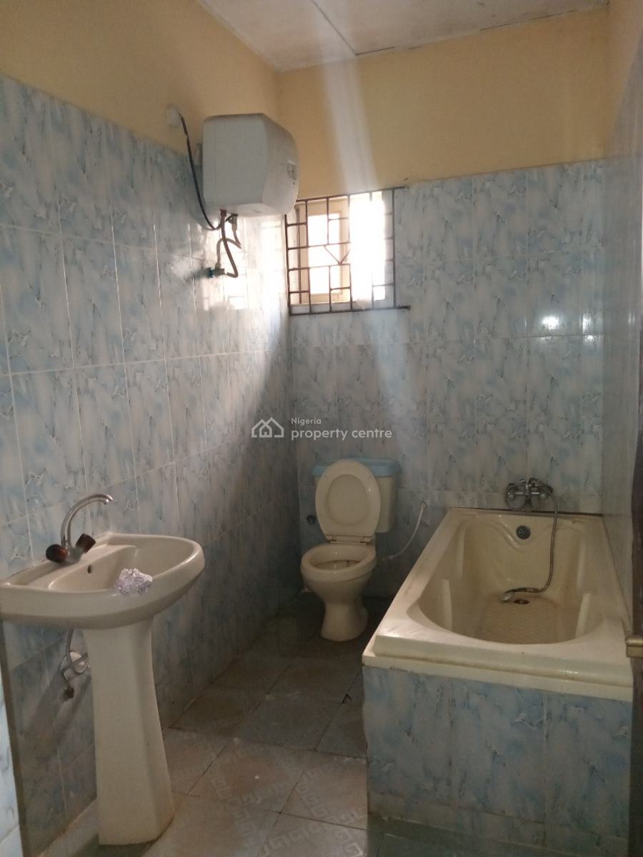 Spacious 4 Bedroom Flat, Ogombo, Ajah, Lagos, Flat / Apartment for Rent