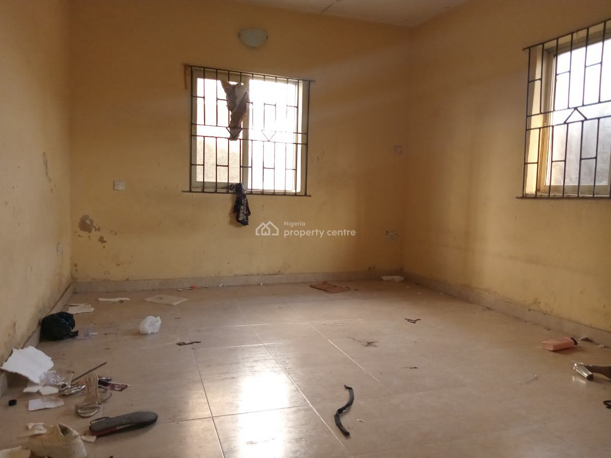 Spacious 4 Bedroom Flat, Ogombo, Ajah, Lagos, Flat / Apartment for Rent