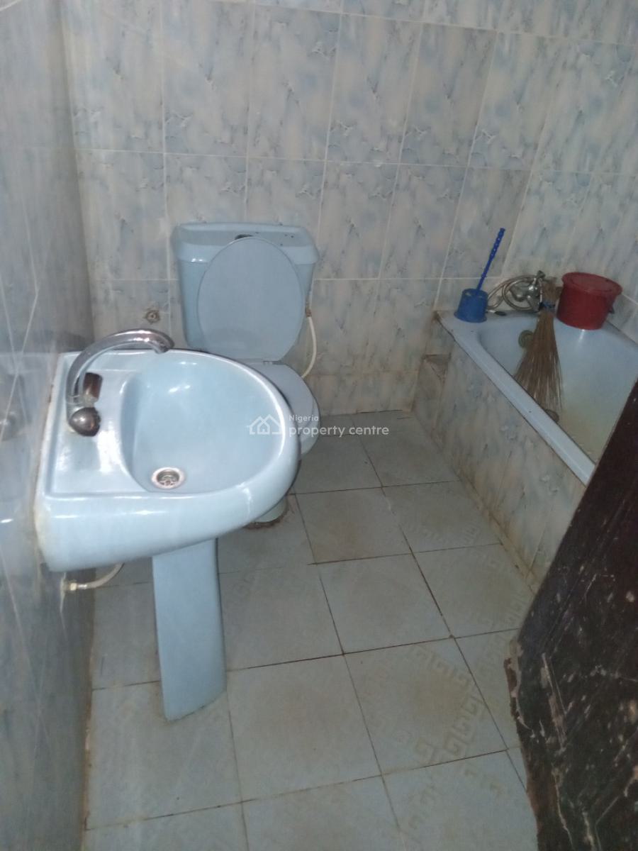 Spacious 4 Bedroom Flat, Ogombo, Ajah, Lagos, Flat / Apartment for Rent