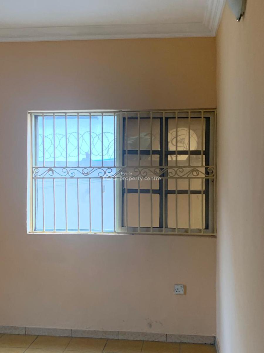 Well Maintained 3 Bedroon Flat, Gbagada Medina Estate, Gbagada, Lagos, Flat / Apartment for Sale