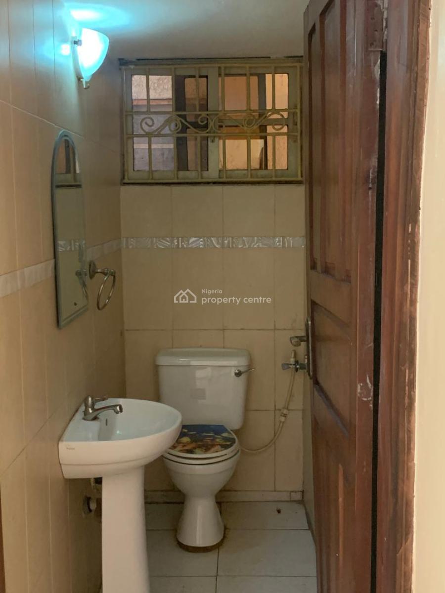 Well Maintained 3 Bedroon Flat, Gbagada Medina Estate, Gbagada, Lagos, Flat / Apartment for Sale