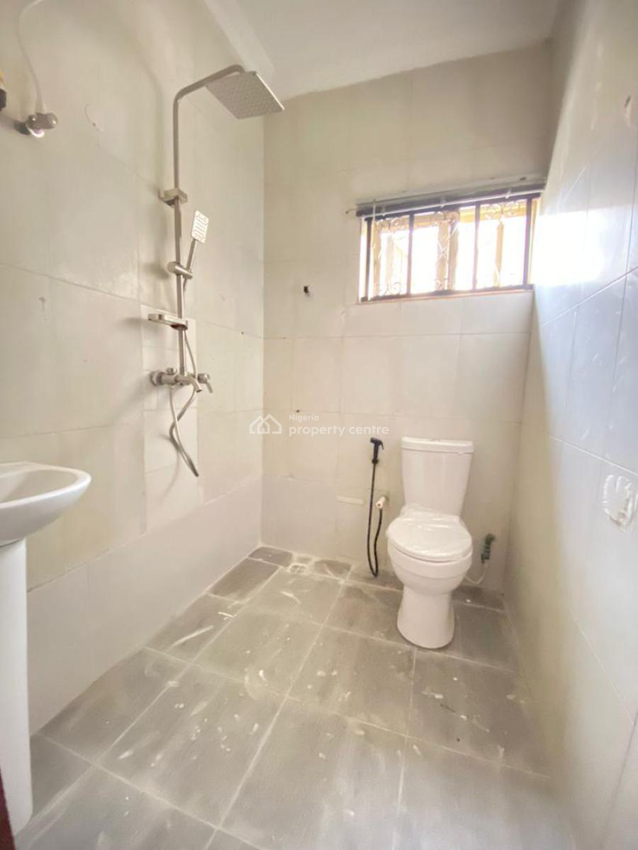 Nice 3 Bedroom Apartment, Lekki Phase 1, Lekki, Lagos, Flat / Apartment for Rent