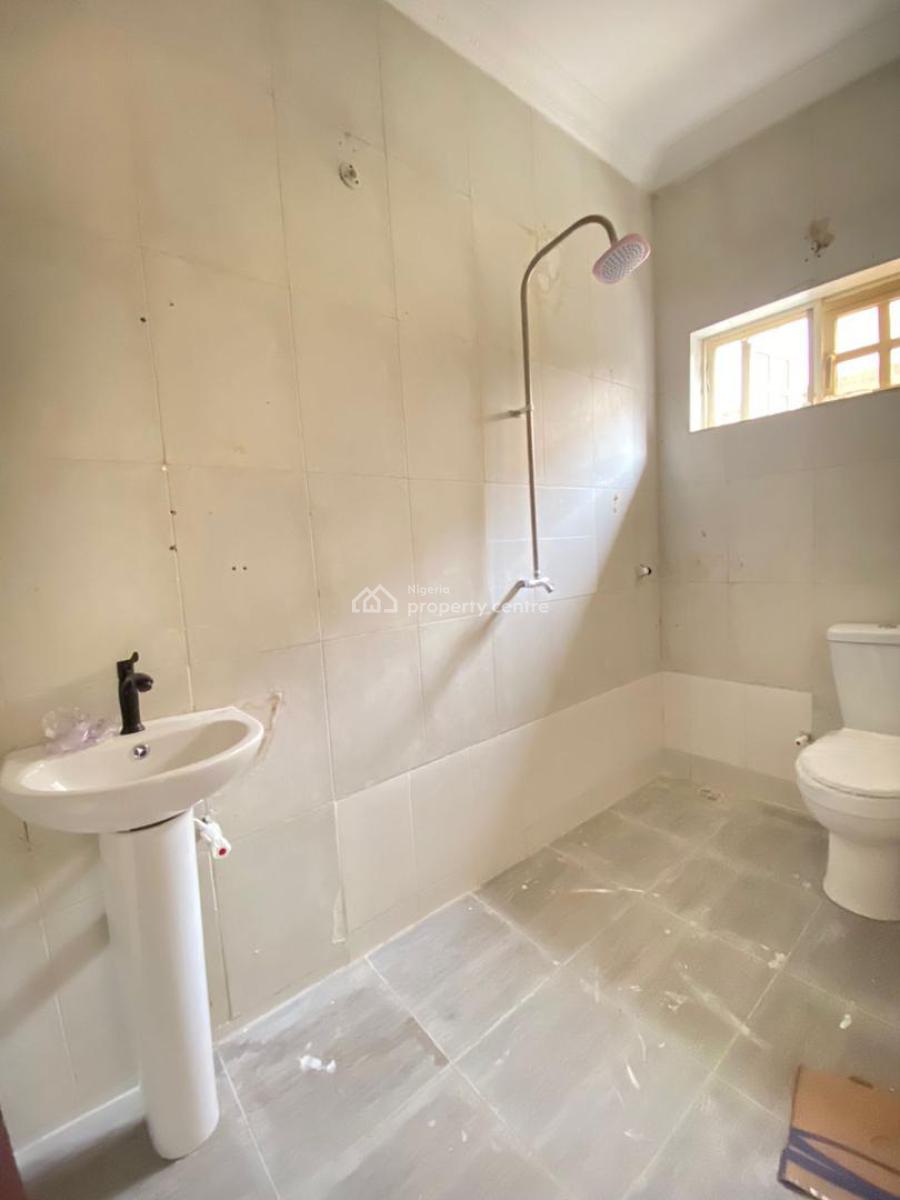 Nice 3 Bedroom Apartment, Lekki Phase 1, Lekki, Lagos, Flat / Apartment for Rent