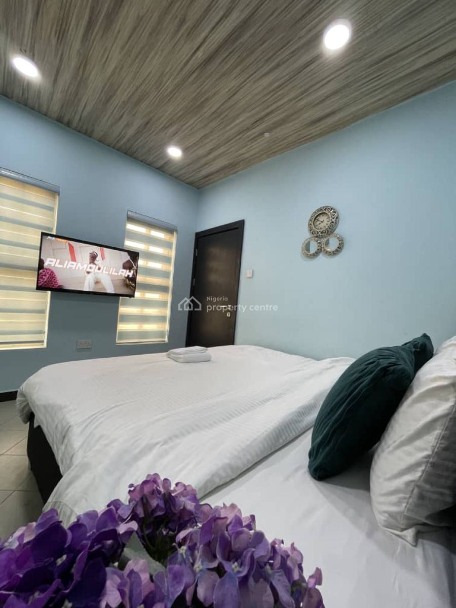 Well Furnished 2 Bedroom Apartment, Agidingbi, Ikeja, Lagos, Flat / Apartment Short Let