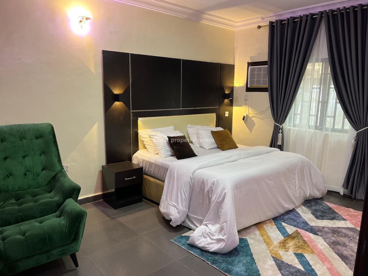 Luxury 3bedrooms Apartments with Board Games and Othergreat Amenities, Oduduwa Crescent, Ikeja Gra, Ikeja, Lagos, Flat / Apartment Short Let