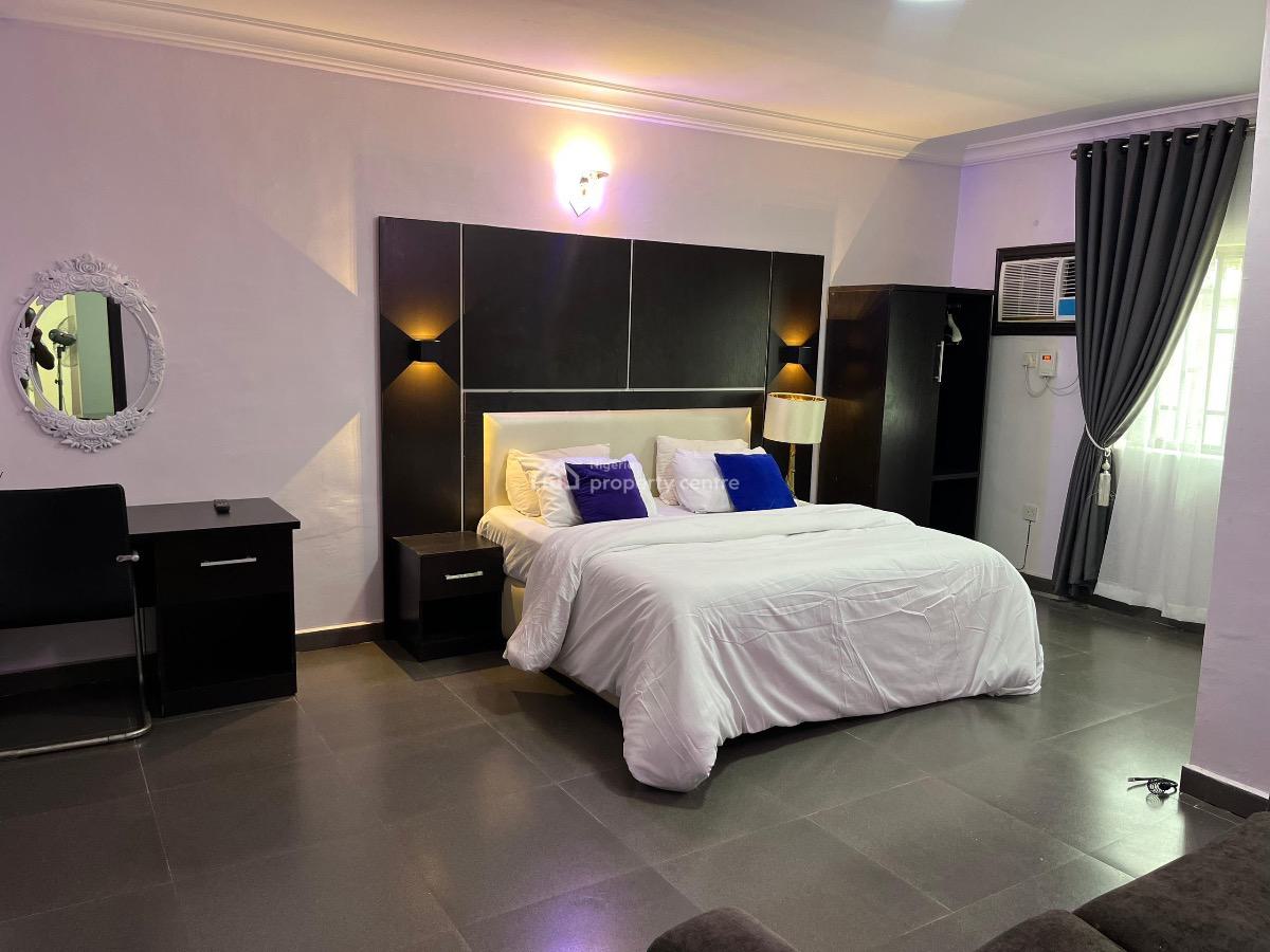 Luxury 3bedrooms Apartments with Board Games and Othergreat Amenities, Oduduwa Crescent, Ikeja Gra, Ikeja, Lagos, Flat / Apartment Short Let