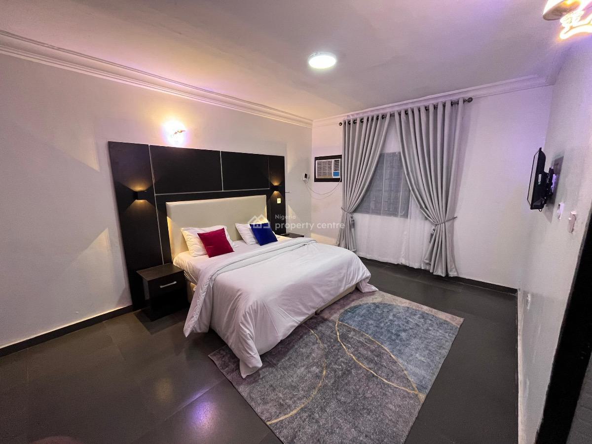 Luxury 3bedrooms Apartments with Board Games and Othergreat Amenities, Oduduwa Crescent, Ikeja Gra, Ikeja, Lagos, Flat / Apartment Short Let