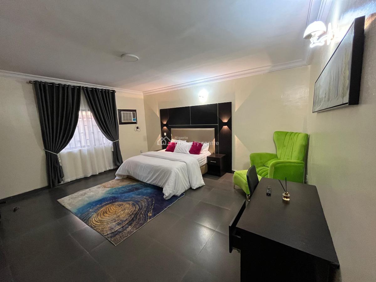 Luxury 3bedrooms Apartments with Board Games and Othergreat Amenities, Oduduwa Crescent, Ikeja Gra, Ikeja, Lagos, Flat / Apartment Short Let