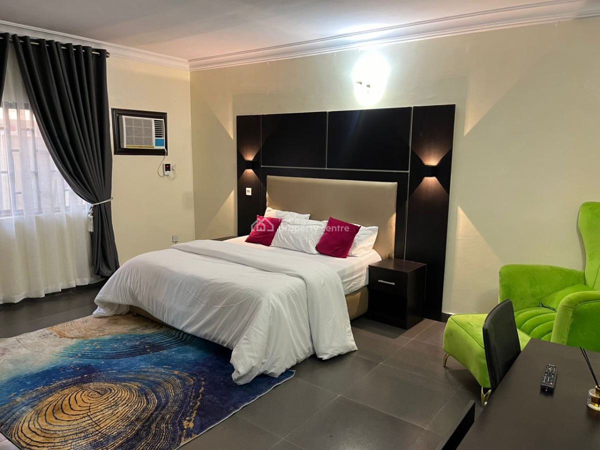 Luxury 3bedrooms Apartments with Board Games and Othergreat Amenities, Oduduwa Crescent, Ikeja Gra, Ikeja, Lagos, Flat / Apartment Short Let