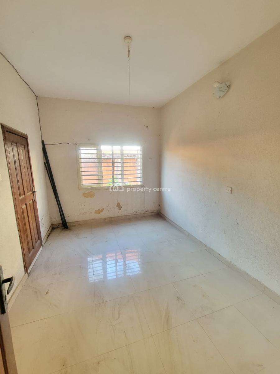 Spacious and Sharp 3 Bedroom Flat, Silver Point Estate, Ajah, Lagos, Flat / Apartment for Rent