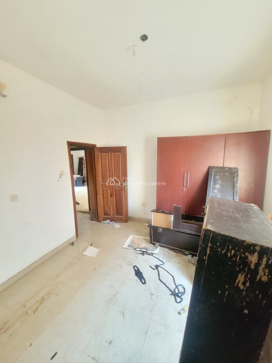 Spacious and Sharp 3 Bedroom Flat, Silver Point Estate, Ajah, Lagos, Flat / Apartment for Rent