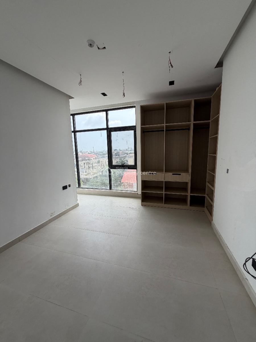 Spacious Newly Built 2 Bedroom Flat with Pool, Lekki Phase 1, Lekki, Lagos, Block of Flats for Sale