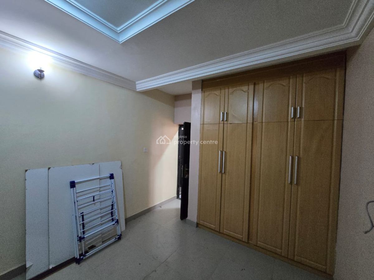 Fully Serviced 2 Bedroom Flat Ensuit Upstairs, Off Ajose Adeogun, Victoria Island (vi), Lagos, Flat / Apartment for Rent
