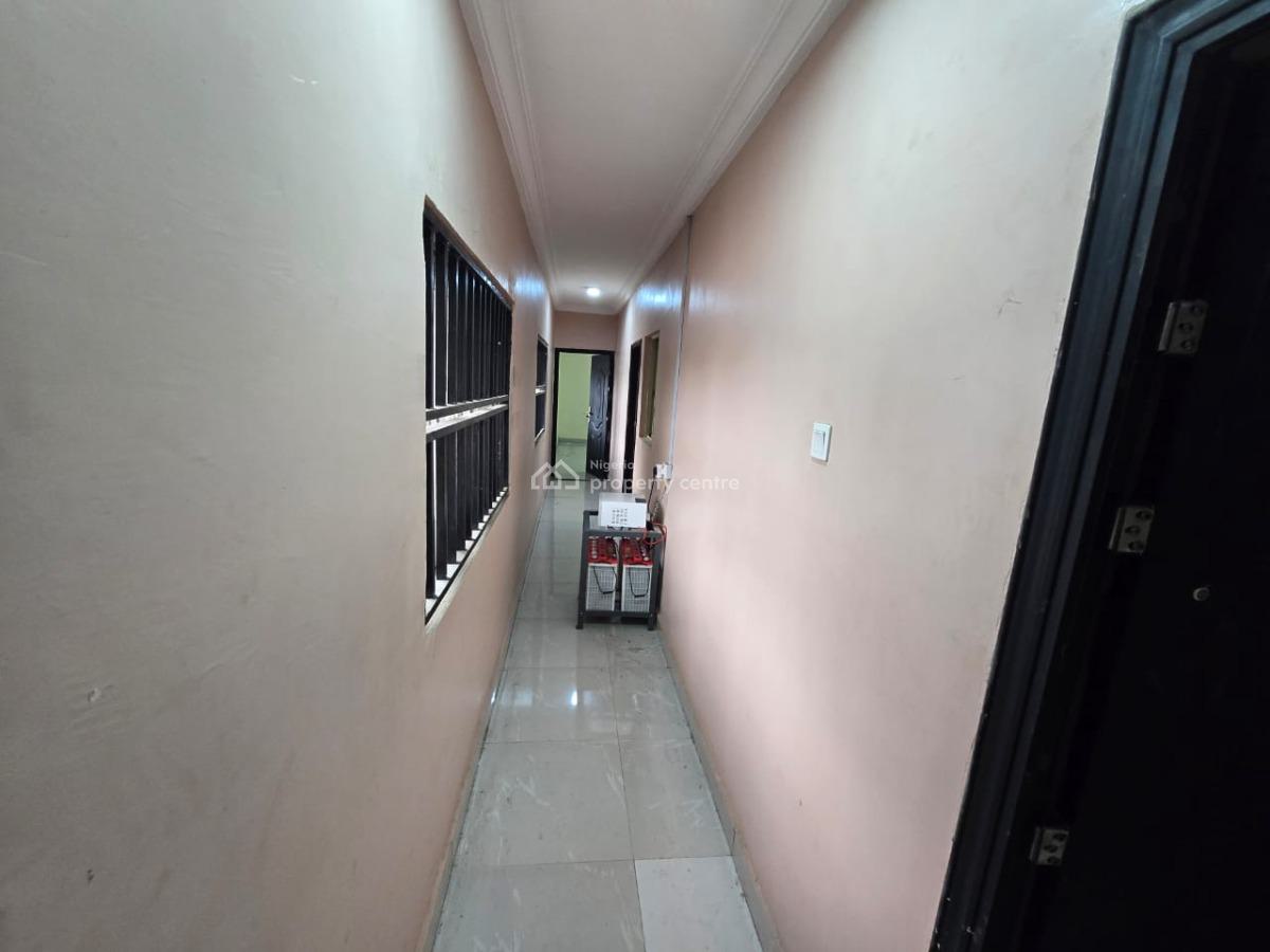 Fully Serviced 2 Bedroom Flat Ensuit Upstairs, Off Ajose Adeogun, Victoria Island (vi), Lagos, Flat / Apartment for Rent