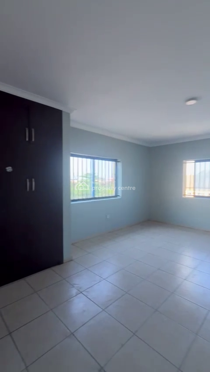 Massive 3 Bedroom Flat, Gbagada, Lagos, Flat / Apartment for Rent