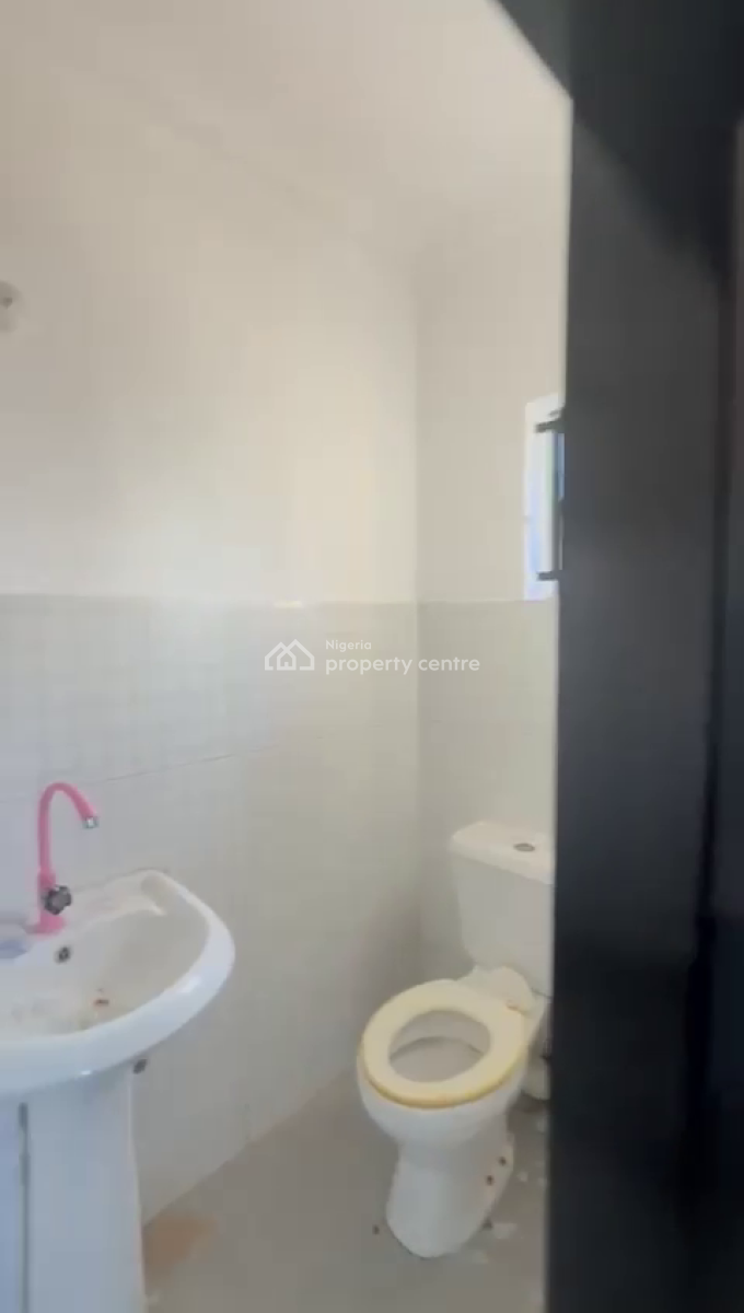 Massive 3 Bedroom Flat, Gbagada, Lagos, Flat / Apartment for Rent