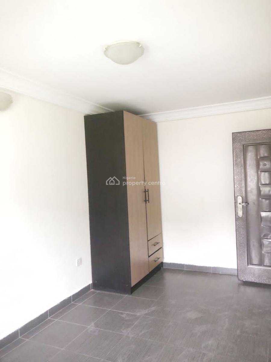 Nice 3 Bedroom Flat, Omole Phase 2, Ikeja, Lagos, Flat / Apartment for Rent