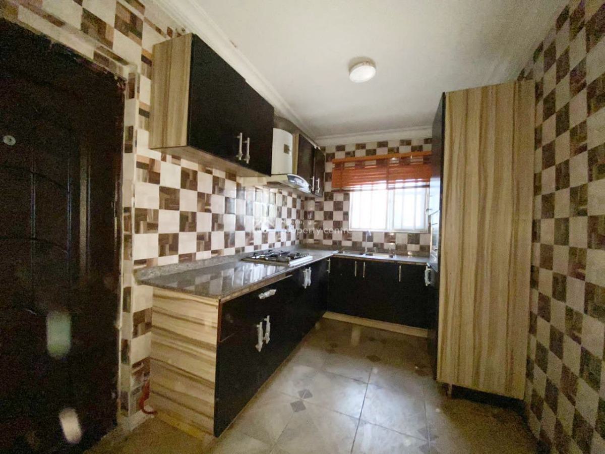 Nice 3 Bedroom Flat, Omole Phase 2, Ikeja, Lagos, Flat / Apartment for Rent