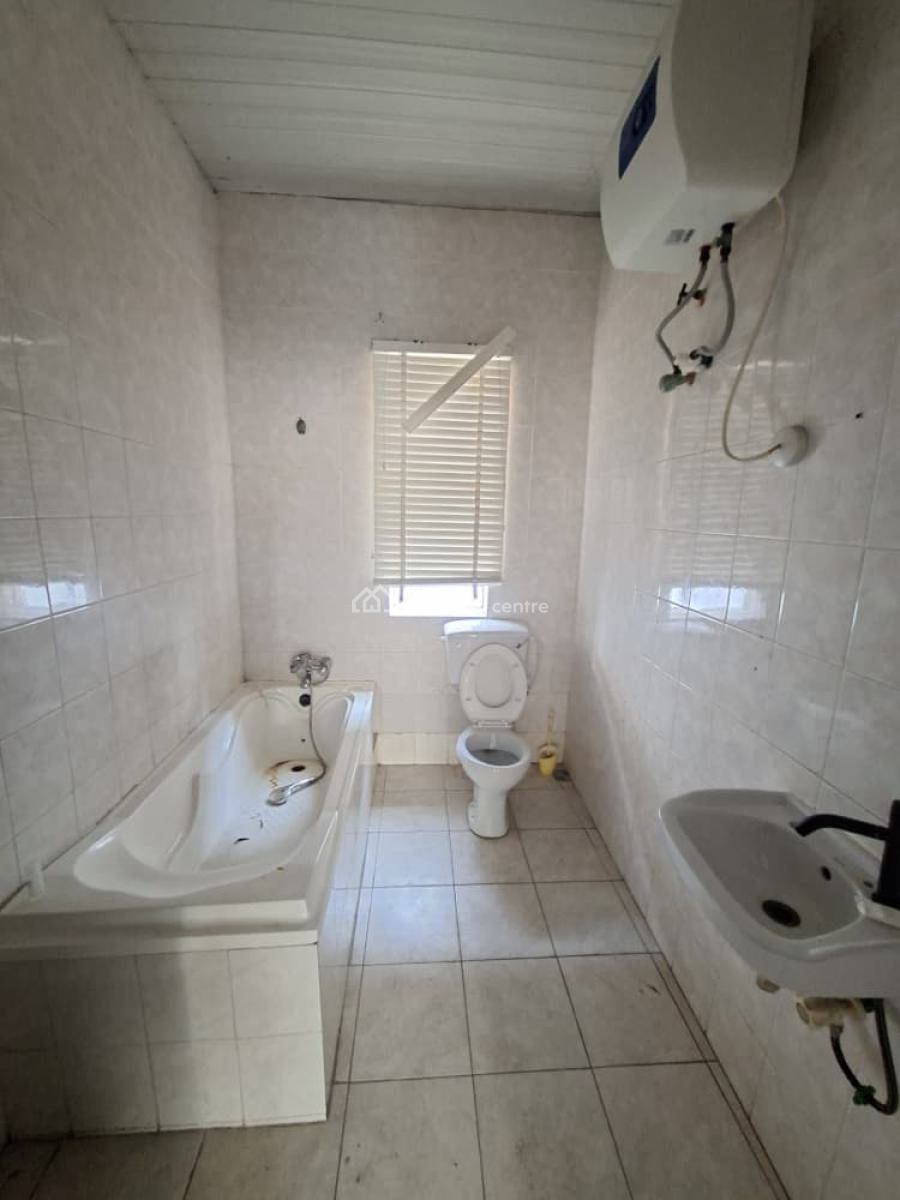 4 Bedrooms Semi Detached House with a Bq, Lekki Phase 1, Lekki, Lagos, Semi-detached Duplex for Rent