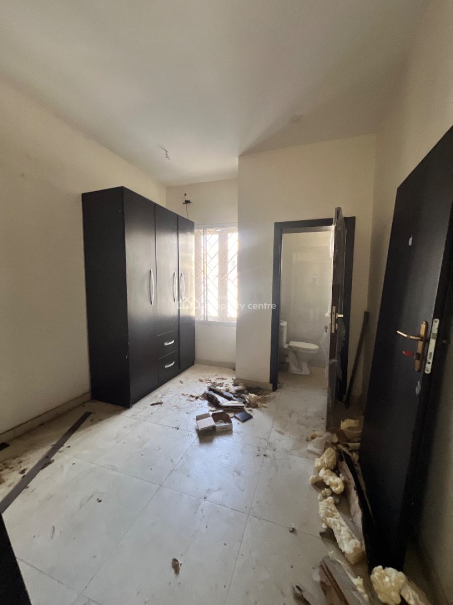 Spacious 3 Bedroom Apartment, Lekki Phase 1, Lekki, Lagos, Flat / Apartment for Rent