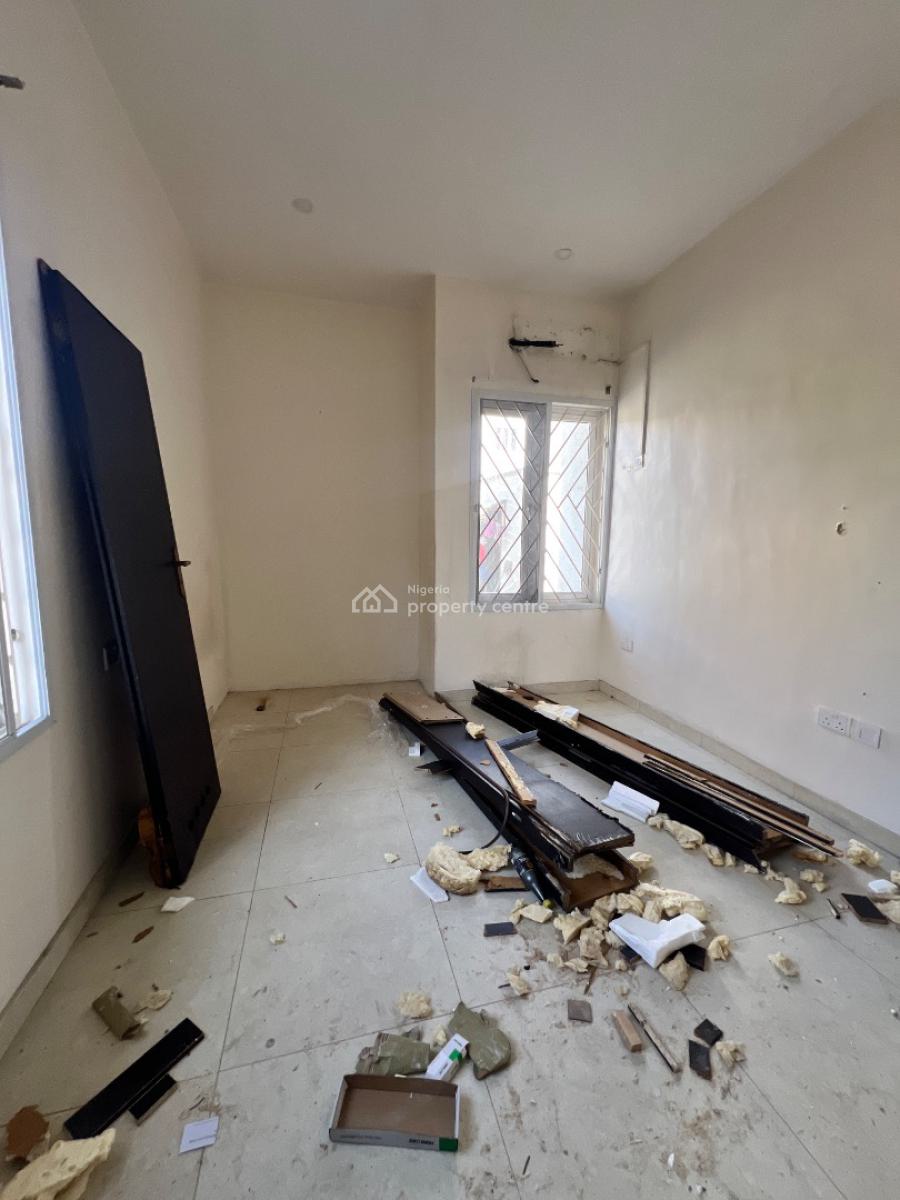 Spacious 3 Bedroom Apartment, Lekki Phase 1, Lekki, Lagos, Flat / Apartment for Rent