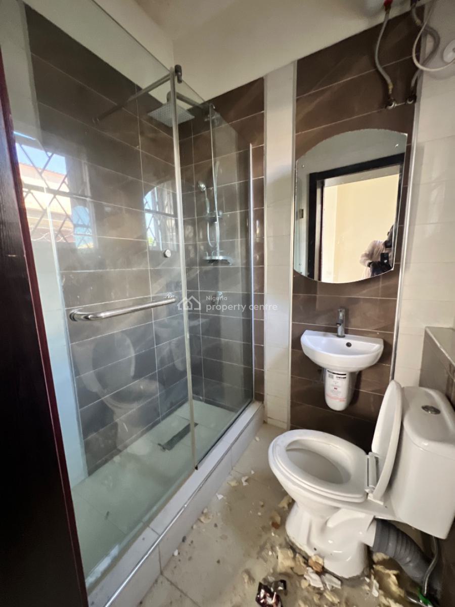 Spacious 3 Bedroom Apartment, Lekki Phase 1, Lekki, Lagos, Flat / Apartment for Rent
