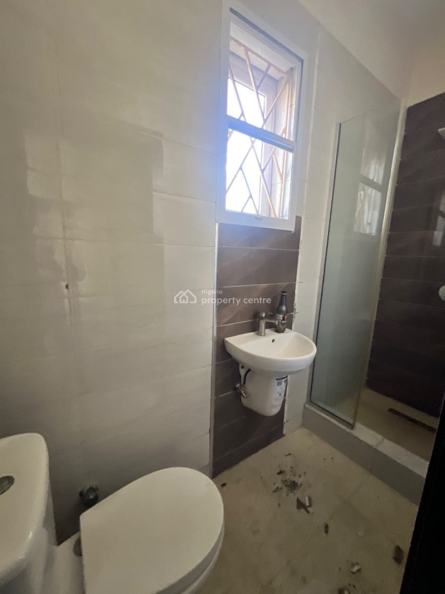 Spacious 3 Bedroom Apartment, Lekki Phase 1, Lekki, Lagos, Flat / Apartment for Rent