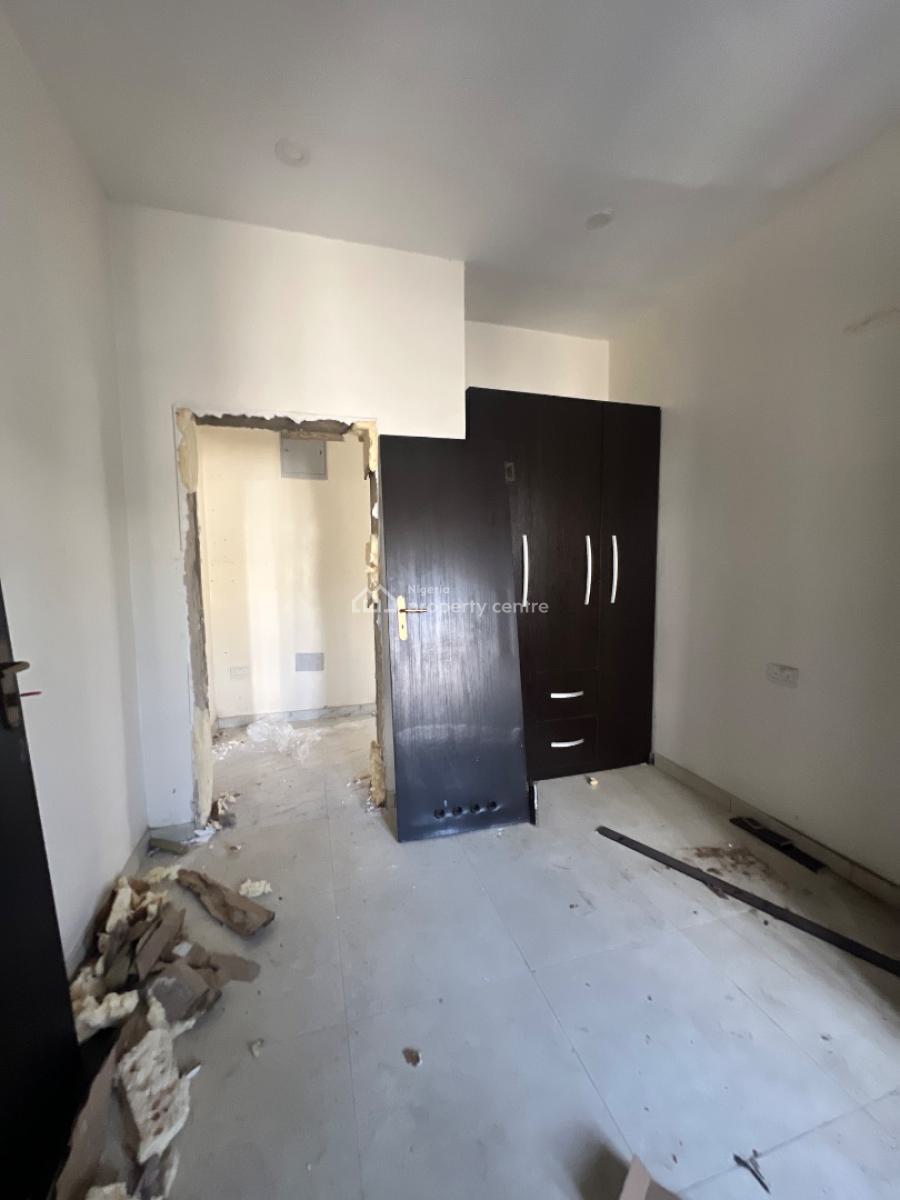 Spacious 3 Bedroom Apartment, Lekki Phase 1, Lekki, Lagos, Flat / Apartment for Rent