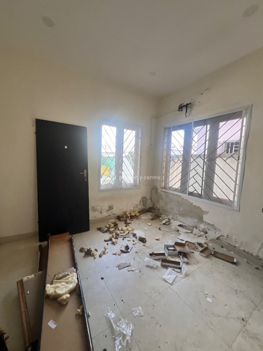 Spacious 3 Bedroom Apartment, Lekki Phase 1, Lekki, Lagos, Flat / Apartment for Rent